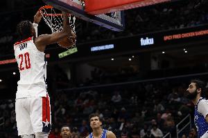 表现很全面！萨尔16投8中砍下19分8篮板7助攻1抢断2盖帽